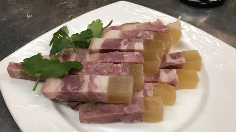 25. Chilled Pork Jelly Zhenjiang Style 鎮江肴肉